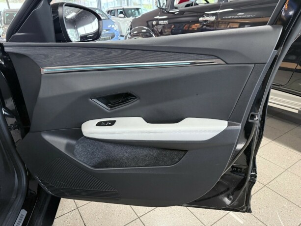 renault-scenic-elektrisitet-2024-big-30