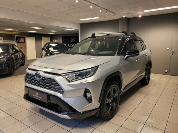 toyota-rav4-elektrisitetbensin-2019-big-8