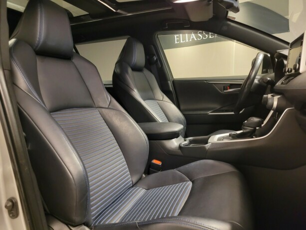 toyota-rav4-elektrisitetbensin-2019-big-12