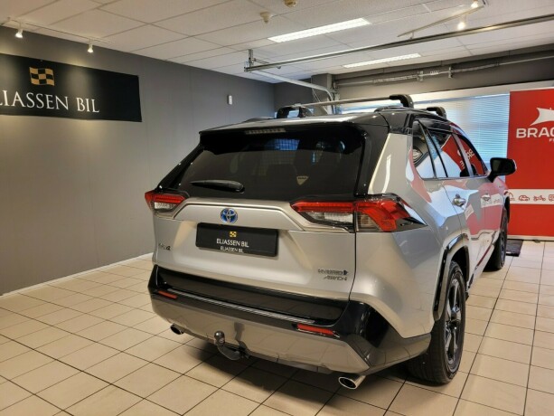toyota-rav4-elektrisitetbensin-2019-big-5