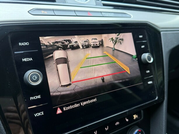 volkswagen-passat-elektrisitetbensin-2018-big-23