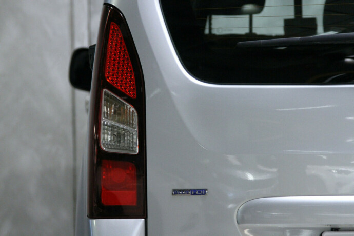 peugeot-partner-diesel-2016-big-16