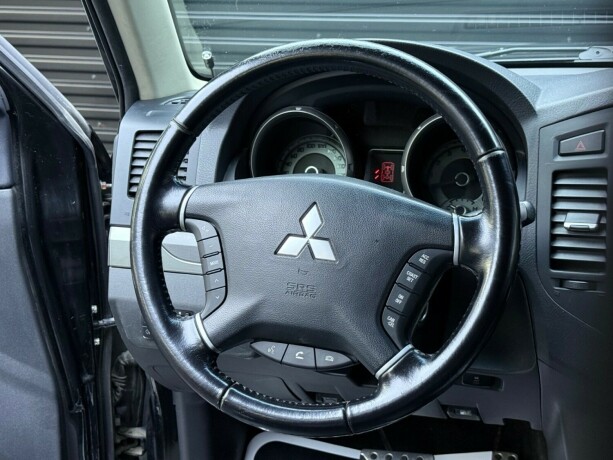 mitsubishi-pajero-diesel-2013-big-11
