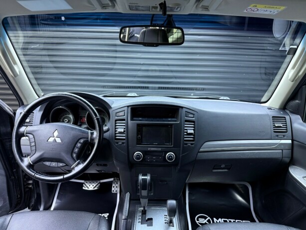 mitsubishi-pajero-diesel-2013-big-9