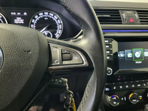 skoda-superb-diesel-2016-big-19