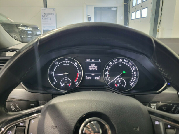 skoda-superb-diesel-2016-big-11