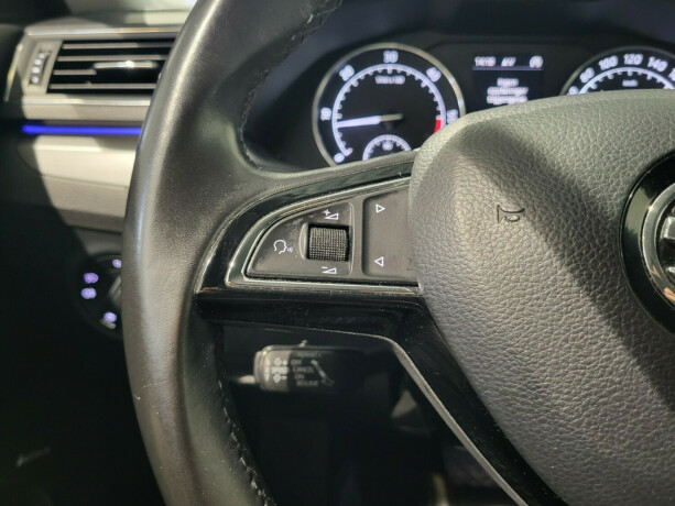 skoda-superb-diesel-2016-big-20