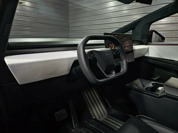 tesla-cybertruck-elektrisitet-2024-big-32