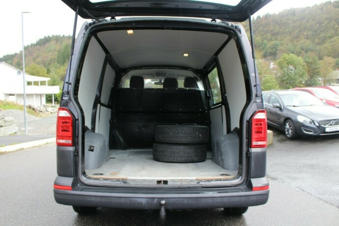 volkswagen-transporter-diesel-2019-big-5