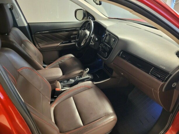 mitsubishi-outlander-elektrisitetbensin-2016-big-13