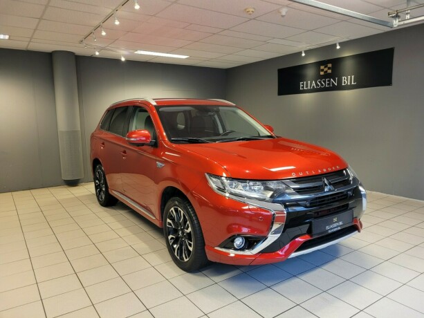 mitsubishi-outlander-elektrisitetbensin-2016-big-8