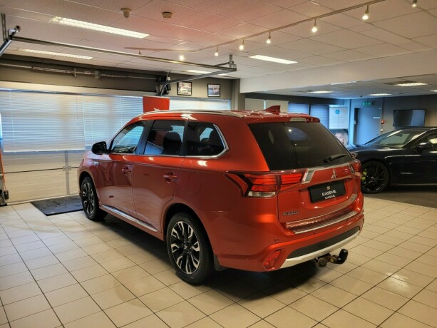 mitsubishi-outlander-elektrisitetbensin-2016-big-5
