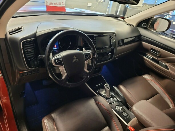 mitsubishi-outlander-elektrisitetbensin-2016-big-19
