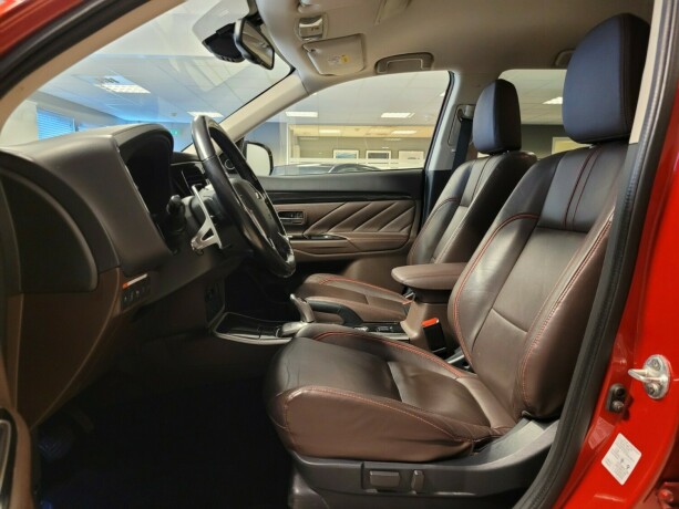 mitsubishi-outlander-elektrisitetbensin-2016-big-17