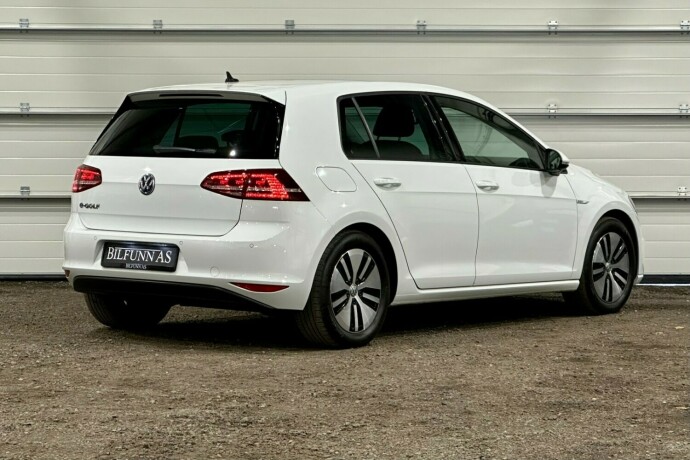 volkswagen-golf-elektrisitet-2015-big-2