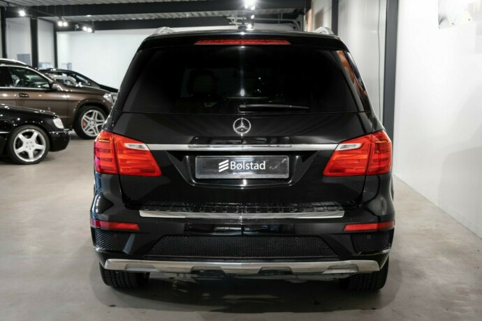 mercedes-benz-gl-diesel-2013-big-3