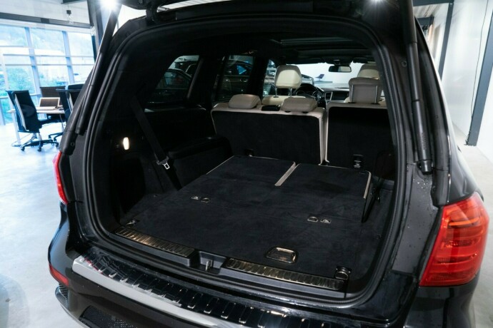 mercedes-benz-gl-diesel-2013-big-14