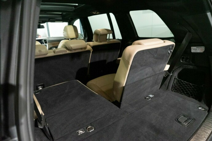 mercedes-benz-gl-diesel-2013-big-17