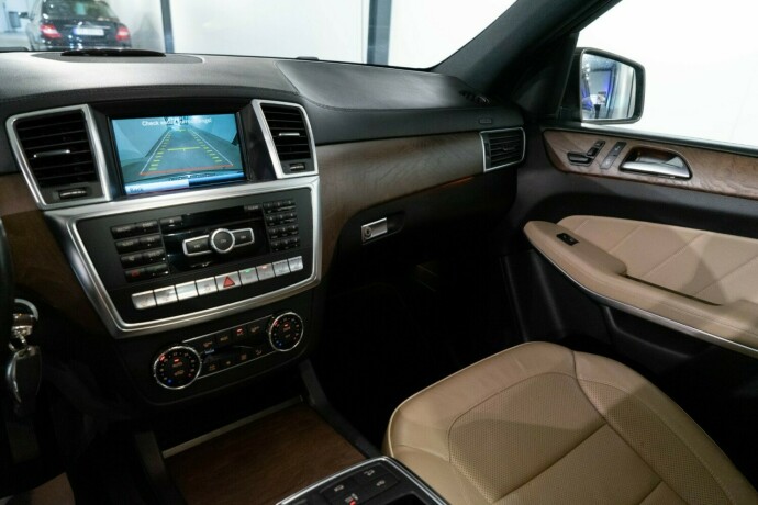 mercedes-benz-gl-diesel-2013-big-10