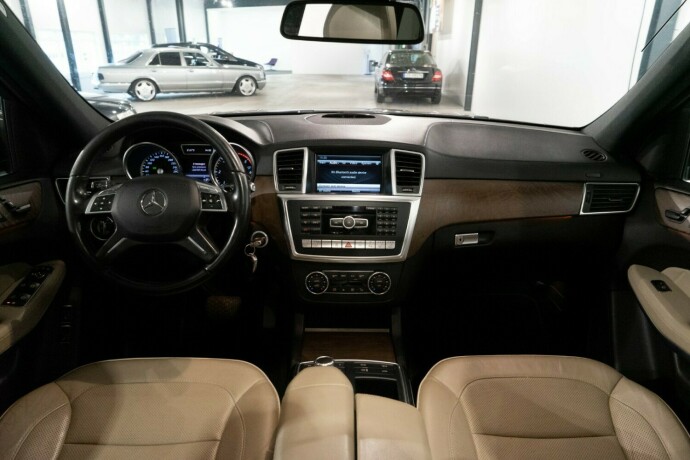 mercedes-benz-gl-diesel-2013-big-7