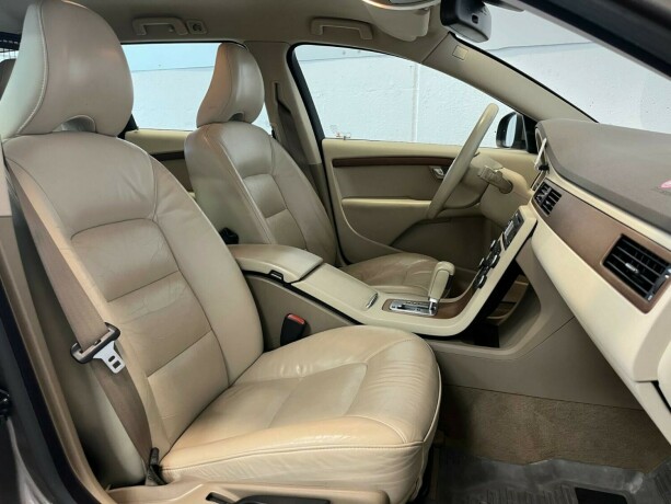 volvo-v70-diesel-2008-big-22