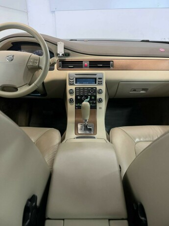 volvo-v70-diesel-2008-big-13
