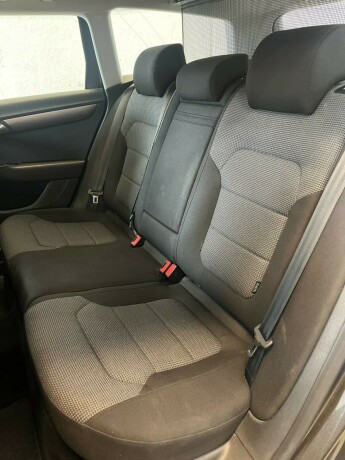 volkswagen-passat-bensin-2013-big-26
