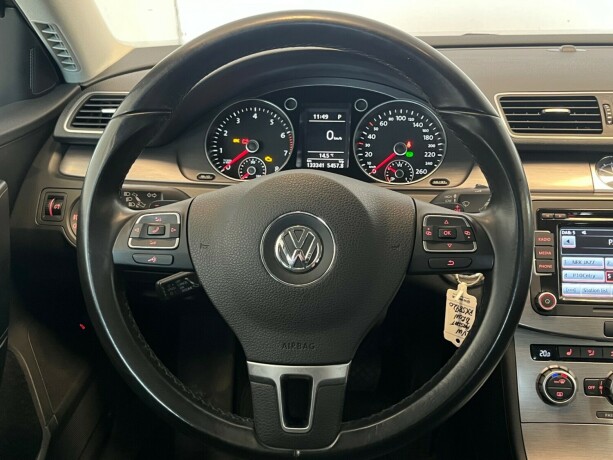 volkswagen-passat-bensin-2013-big-10