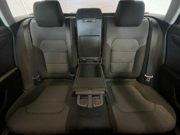 volkswagen-passat-bensin-2013-big-30