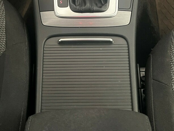 volkswagen-passat-bensin-2013-big-18