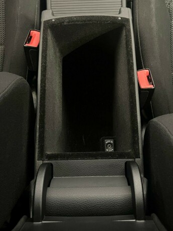 volkswagen-passat-bensin-2013-big-21