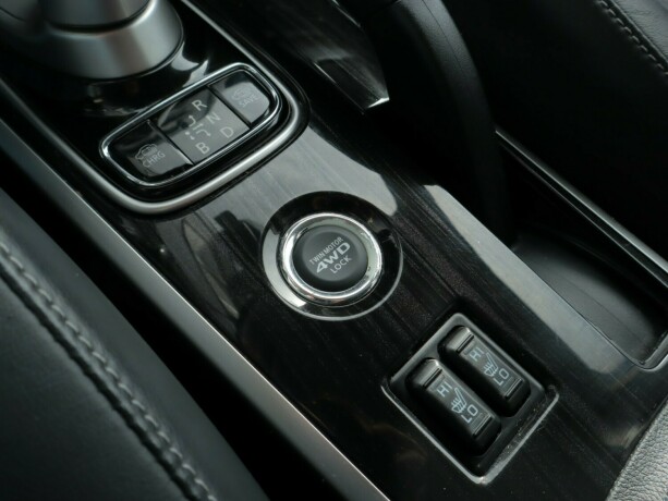 mitsubishi-outlander-elektrisitetbensin-2016-big-16