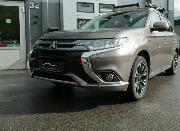 mitsubishi-outlander-elektrisitetbensin-2016-big-2