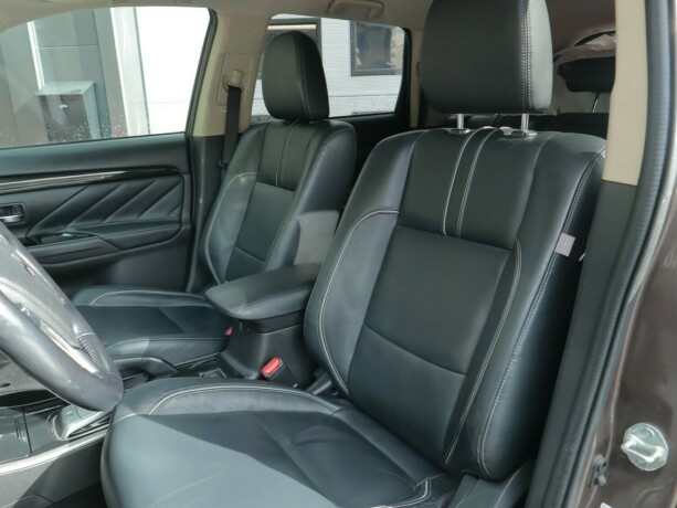 mitsubishi-outlander-elektrisitetbensin-2016-big-11