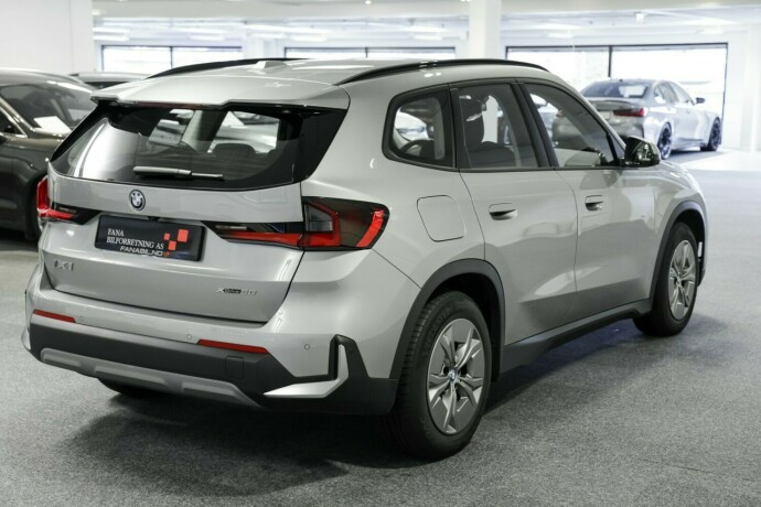 bmw-ix1-elektrisitet-2023-big-2