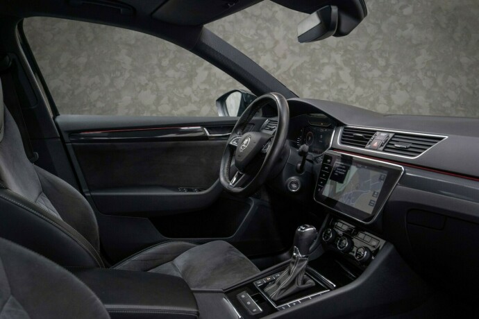 skoda-superb-bensin-2019-big-37