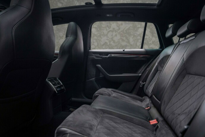 skoda-superb-bensin-2019-big-34