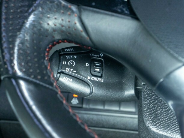 peugeot-308-bensin-2018-big-33