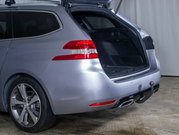 peugeot-308-bensin-2018-big-8