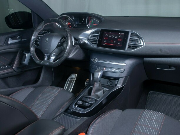 peugeot-308-bensin-2018-big-18
