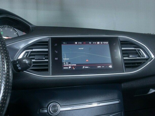 peugeot-308-bensin-2018-big-40
