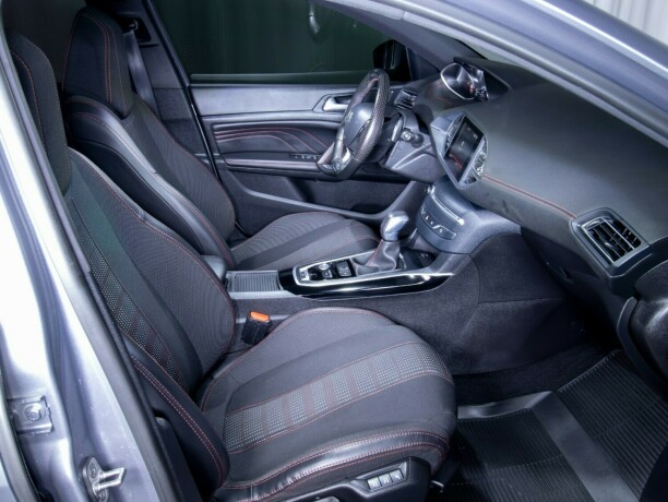 peugeot-308-bensin-2018-big-57