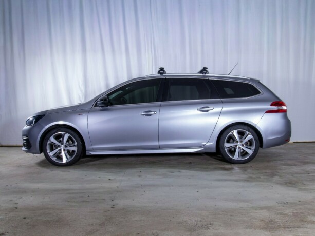 peugeot-308-bensin-2018-big-4