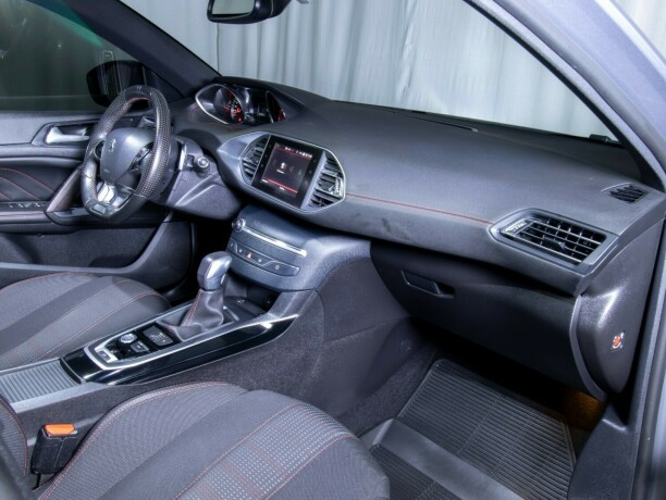 peugeot-308-bensin-2018-big-56
