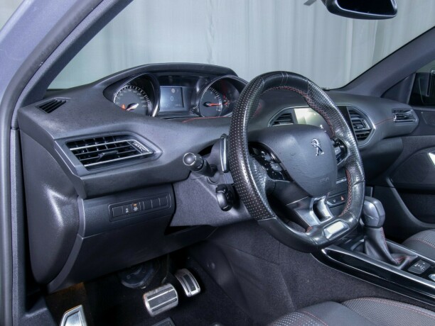 peugeot-308-bensin-2018-big-51