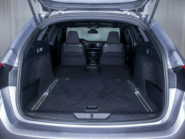 peugeot-308-bensin-2018-big-14