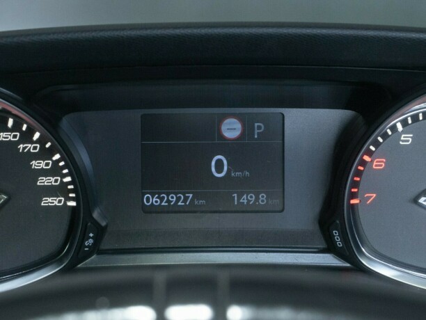 peugeot-308-bensin-2018-big-30