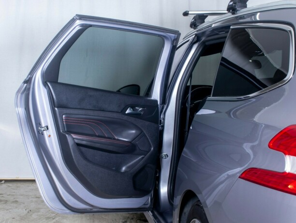 peugeot-308-bensin-2018-big-23