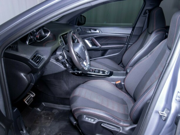 peugeot-308-bensin-2018-big-52