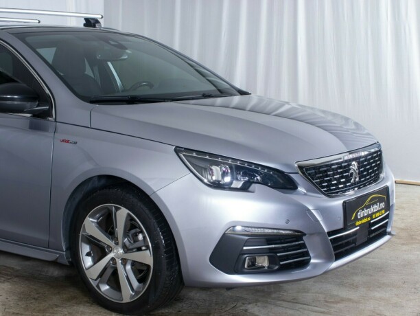 peugeot-308-bensin-2018-big-3